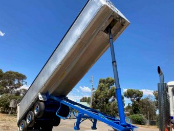 1985 36' Lusty Tipper