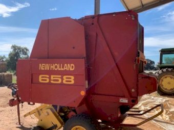 New Holland 658 Enteral Round baler