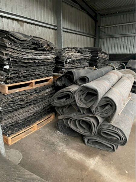Under Auction - (A170) Stable Flooring and Underlay 
