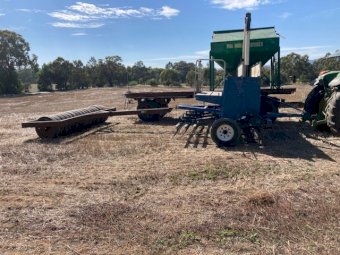 Under Auction - (A171) Agrowdrill DF1000 20 Tyne Combine with Tyre Roller 