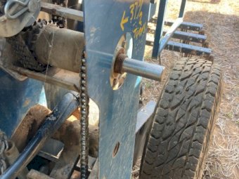 Under Auction - (A171) Agrowdrill DF1000 20 Tyne Combine with Tyre Roller 