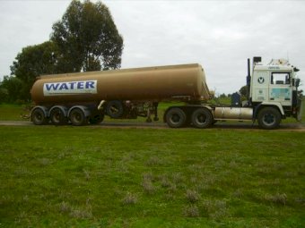 1985 Volvo Prime Mover and 33,000 Ltr Freighter Water tanker