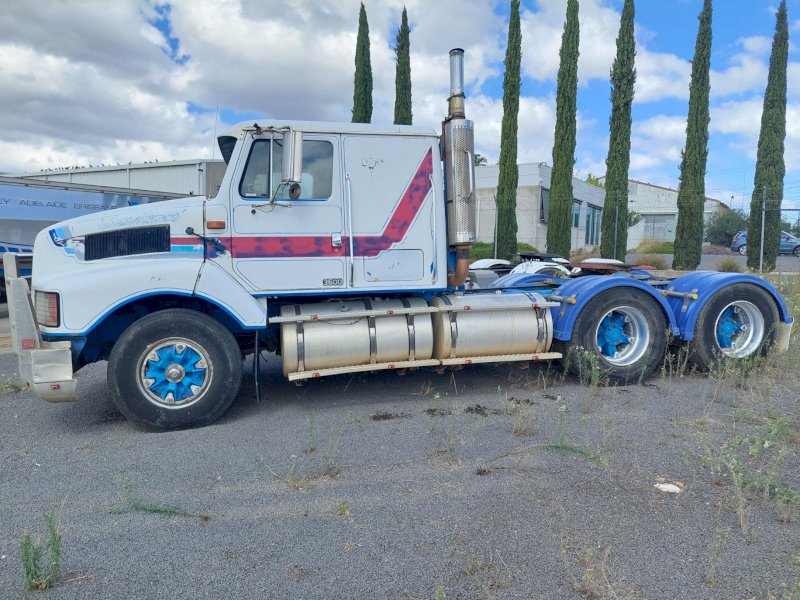 1995 International S 3600 Prime Mover