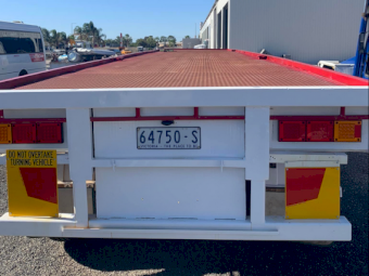 1983 McGrath 45’ Flat Top Semi Trailer