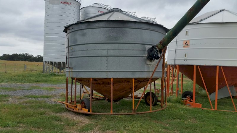 28 tonne Sherwell Field Bin with Auger