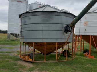 28 tonne Sherwell Field Bin with Auger