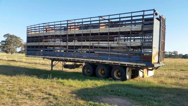 41ft Fruehauf Tri-Axle Stock Crate