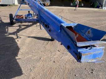 32' Self Propelled Grain Shifter