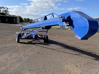 32' Self Propelled Grain Shifter