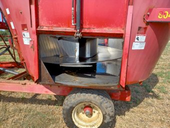 2008 NDE Vertical Feed Mixer