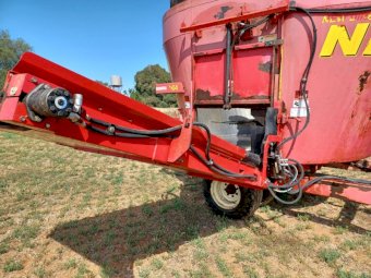 2008 NDE Vertical Feed Mixer