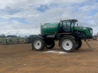 2017 Goldacres G6 6036 SP Sprayer