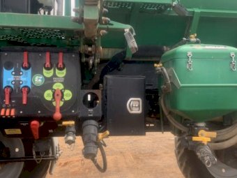 2017 Goldacres G6 6036 SP Sprayer