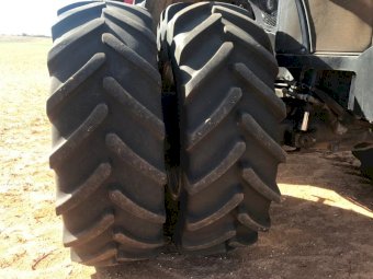 2013 New Holland T8.390 Tractor