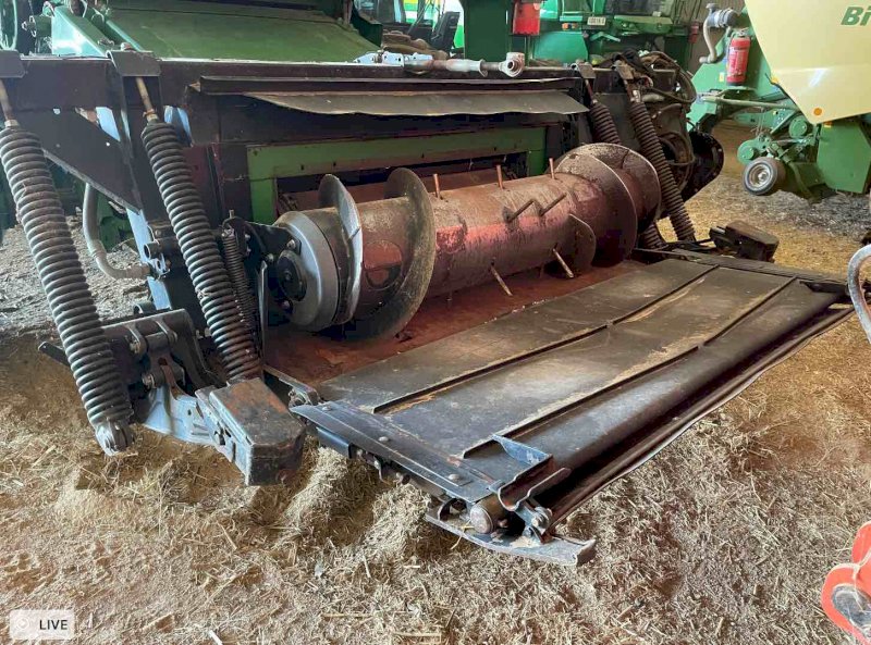 CNH D60 header adapter