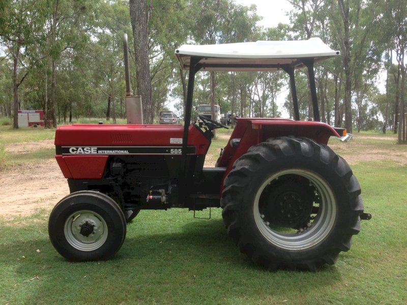 Case IH 585 Tractor