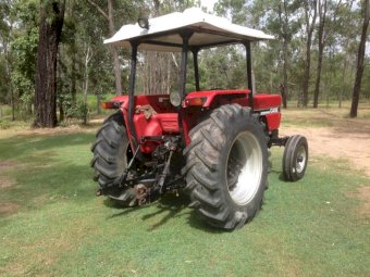 Case IH 585 Tractor