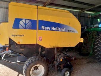 New Holland BR 7060 Hay Baler