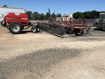 33ft Horwood Bagshaw Air Seeder with 4000L Cart