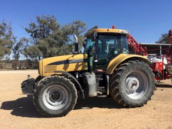 2006 CAT MT 555B Challenger Tractor