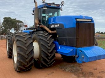 2001 New Holland 9884 Versatile Tractor (Make an Offer)