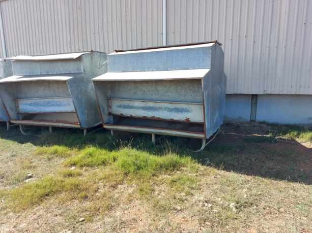 Cattle Self Feeders x 5