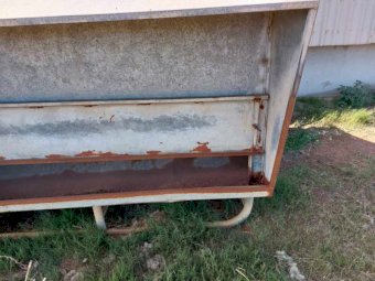 Cattle Self Feeders x 5