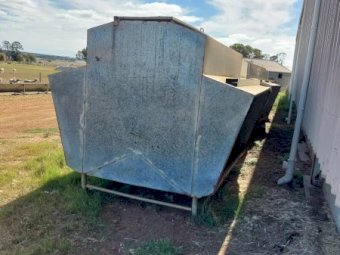 Cattle Self Feeders x 5