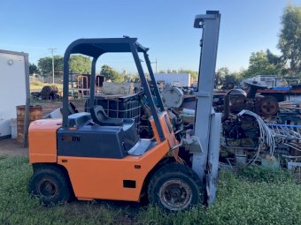 Clark 2 ton forklift