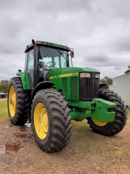 2003 John Deere 7810 Tractor