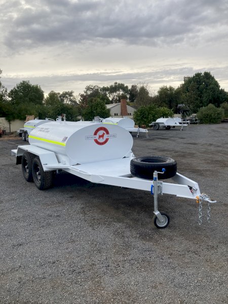 Red Dog 3000 L Contractor Series Fuel Trailer
