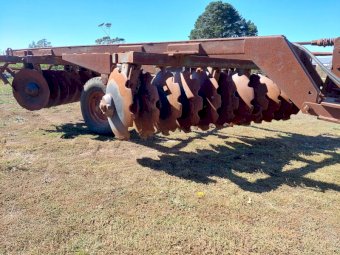 Under Auction - (A175)  Blue Line/Napier 24 Plate Disc Plough 