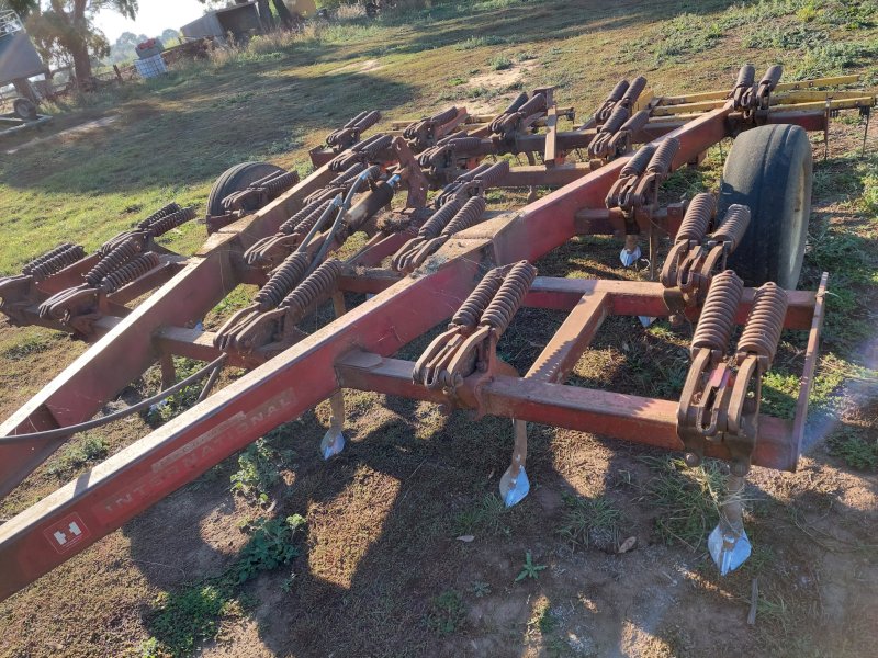 International 211 Scarifier