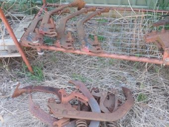 International 211 Scarifier