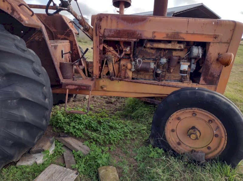 Chamberlain 354 Countryman Tractor