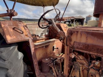 Chamberlain 354 Countryman Tractor