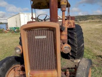 Chamberlain 354 Countryman Tractor