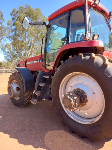 2001 Case IH  MX  240 Tractor