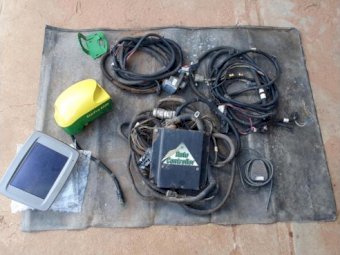 John Deere 6000 Receiver with 2600 Screen & Green Star Rate Controller