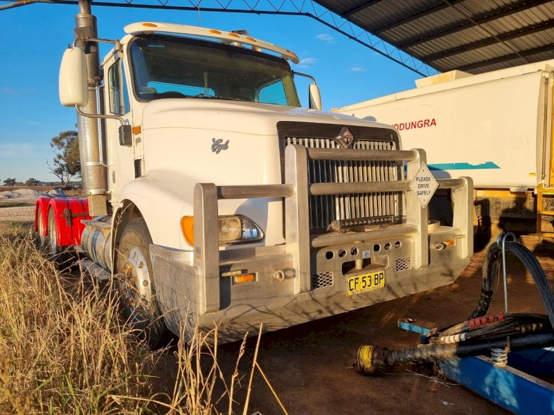 International Eagle 9200 Prime Mover