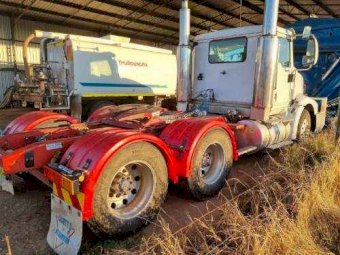 International Eagle 9200 Prime Mover
