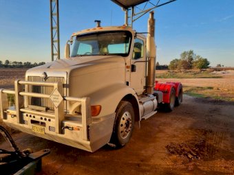 International Eagle 9200 Prime Mover