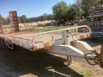 Beavertail Trailer with Ramps