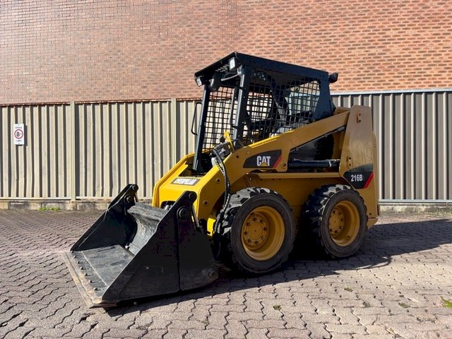 2013 CAT 216B3 Skid Steer Loader