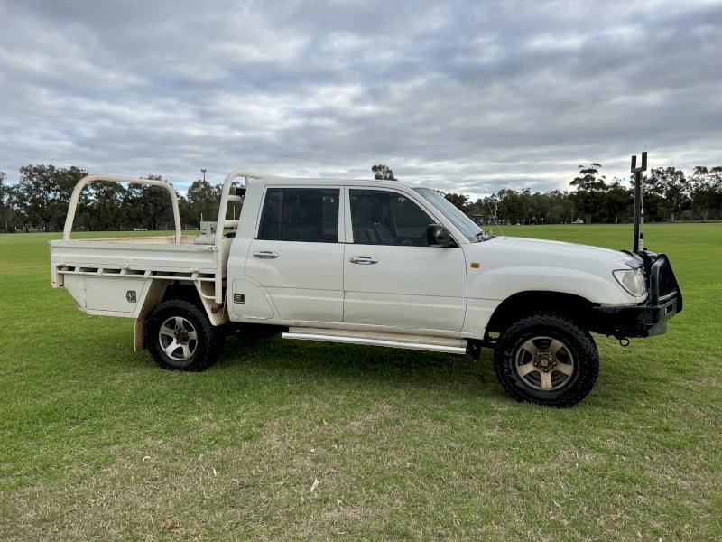 2002 Toyota Landcruiser 105 Series Dual Cab Ute