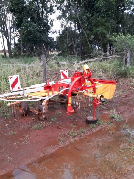 Pottinger TOP 342 Rotary Hay Rake