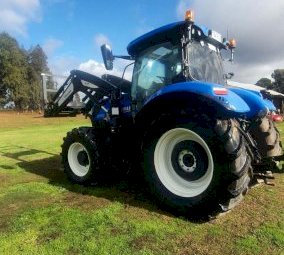 2018 New Holland T7.175 with FEL