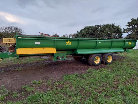 2006 Agmech 6 Bale Feed Out Wagon