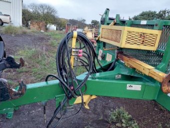 2006 Agmech 6 Bale Feed Out Wagon