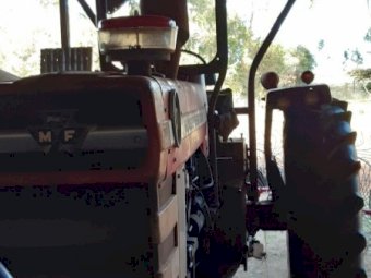 Massey Ferguson 1100 Tractor